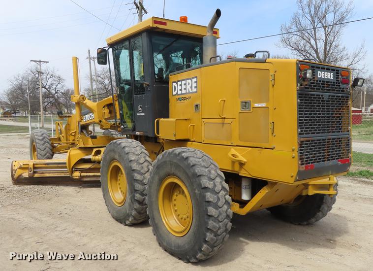 image for item DN9036 2004 John Deere 670CH motor grader
