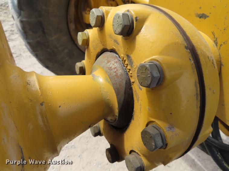 image for item DN9036 2004 John Deere 670CH motor grader