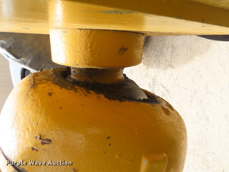 image for item DN9036 2004 John Deere 670CH motor grader