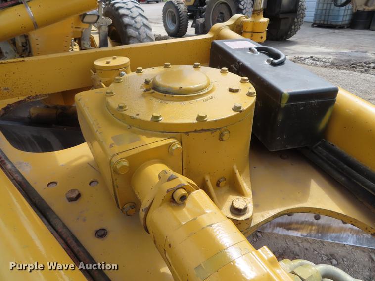 image for item DN9036 2004 John Deere 670CH motor grader