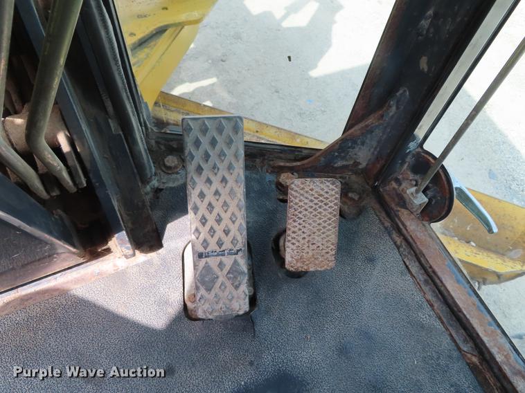 image for item DN9036 2004 John Deere 670CH motor grader