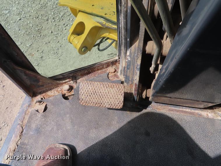 image for item DN9036 2004 John Deere 670CH motor grader