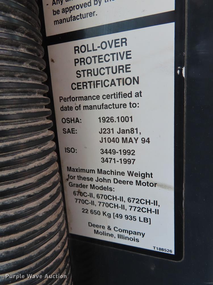 image for item DN9036 2004 John Deere 670CH motor grader