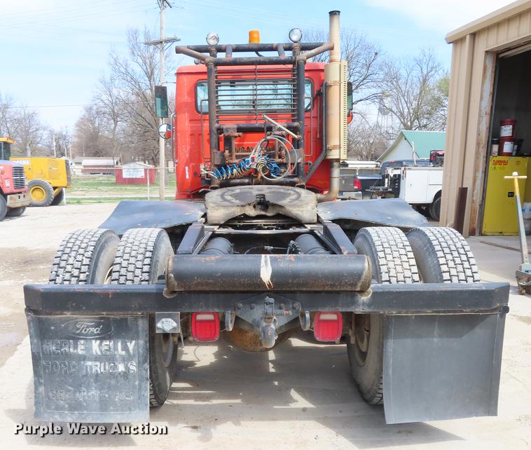 image for item DN9037 1986 Volvo White semi truck
