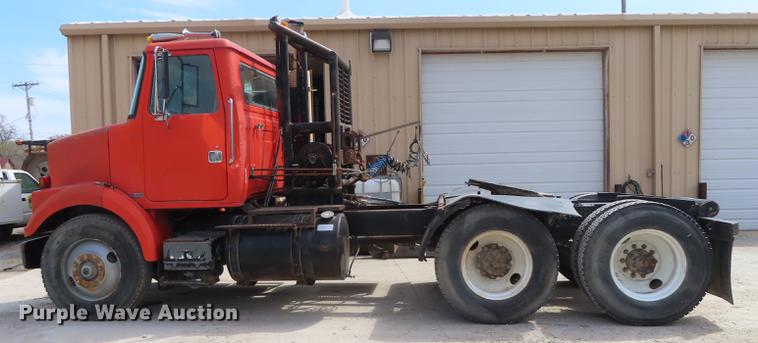 image for item DN9037 1986 Volvo White semi truck