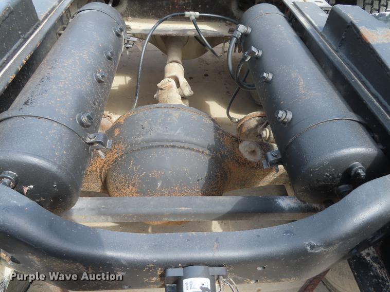 image for item DN9037 1986 Volvo White semi truck