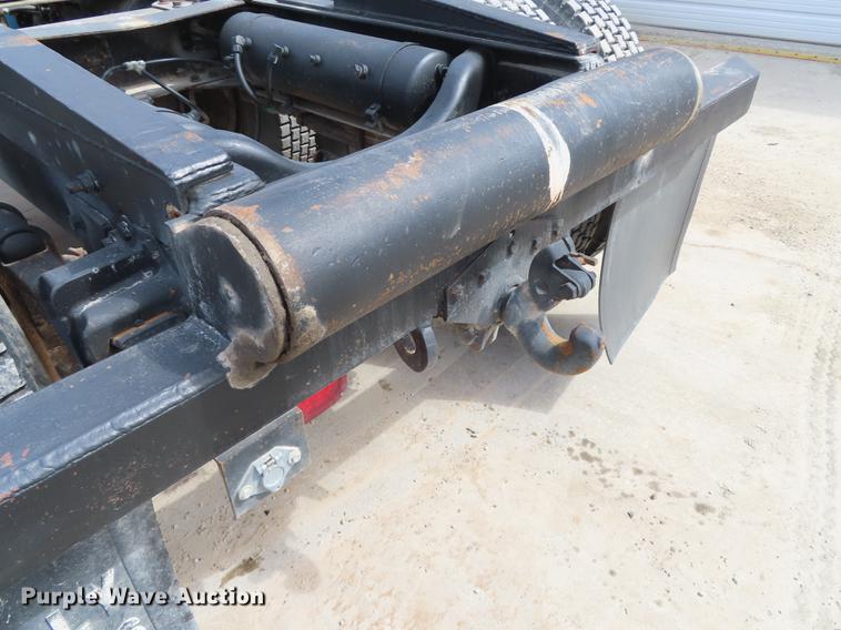 image for item DN9037 1986 Volvo White semi truck