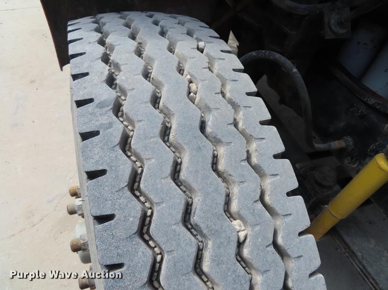 image for item DN9037 1986 Volvo White semi truck