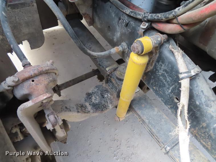 image for item DN9037 1986 Volvo White semi truck