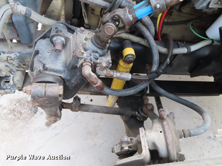 image for item DN9037 1986 Volvo White semi truck