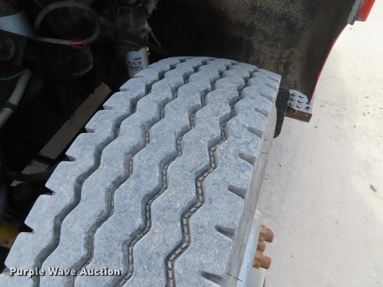 image for item DN9037 1986 Volvo White semi truck