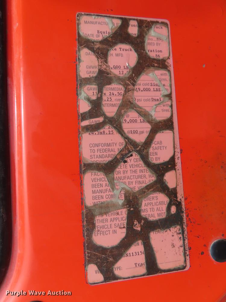 image for item DN9037 1986 Volvo White semi truck