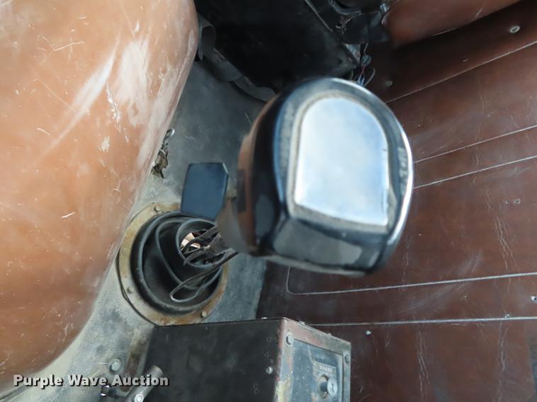 image for item DN9037 1986 Volvo White semi truck