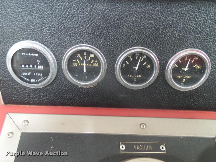 image for item DX9164 1983 Ford F800 fire truck