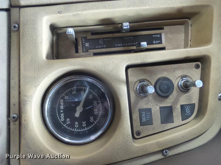 image for item DX9164 1983 Ford F800 fire truck