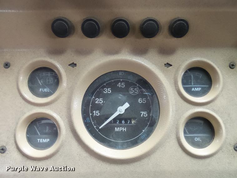 image for item DX9164 1983 Ford F800 fire truck