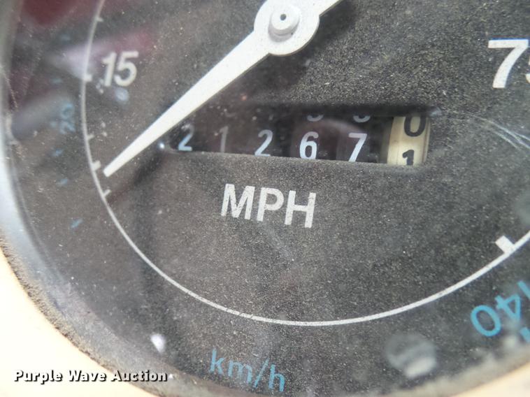 image for item DX9164 1983 Ford F800 fire truck