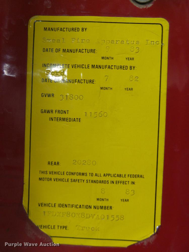 image for item DX9164 1983 Ford F800 fire truck