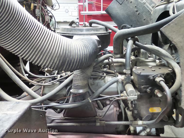 image for item DX9164 1983 Ford F800 fire truck