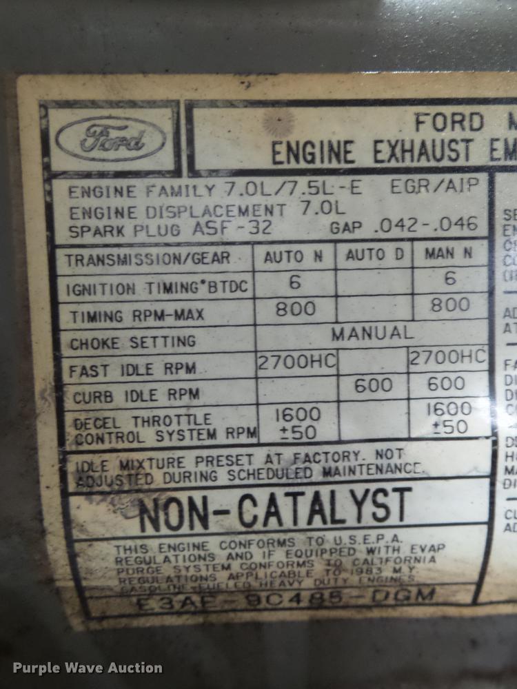 image for item DX9164 1983 Ford F800 fire truck