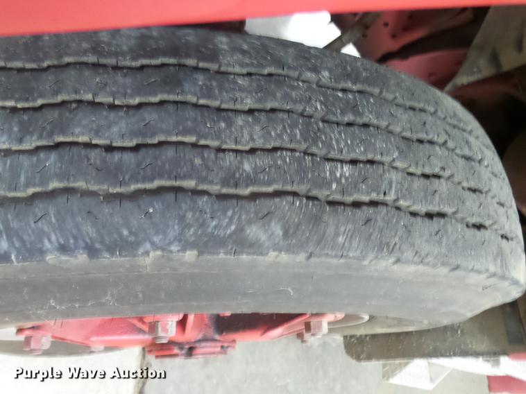 image for item DX9164 1983 Ford F800 fire truck