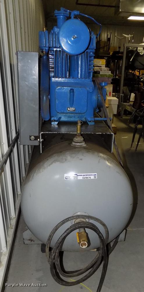 image for item DZ9676 Quincy 325 air compressor