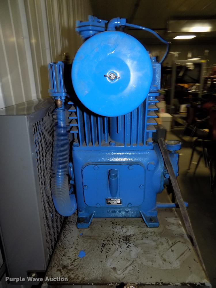 image for item DZ9676 Quincy 325 air compressor