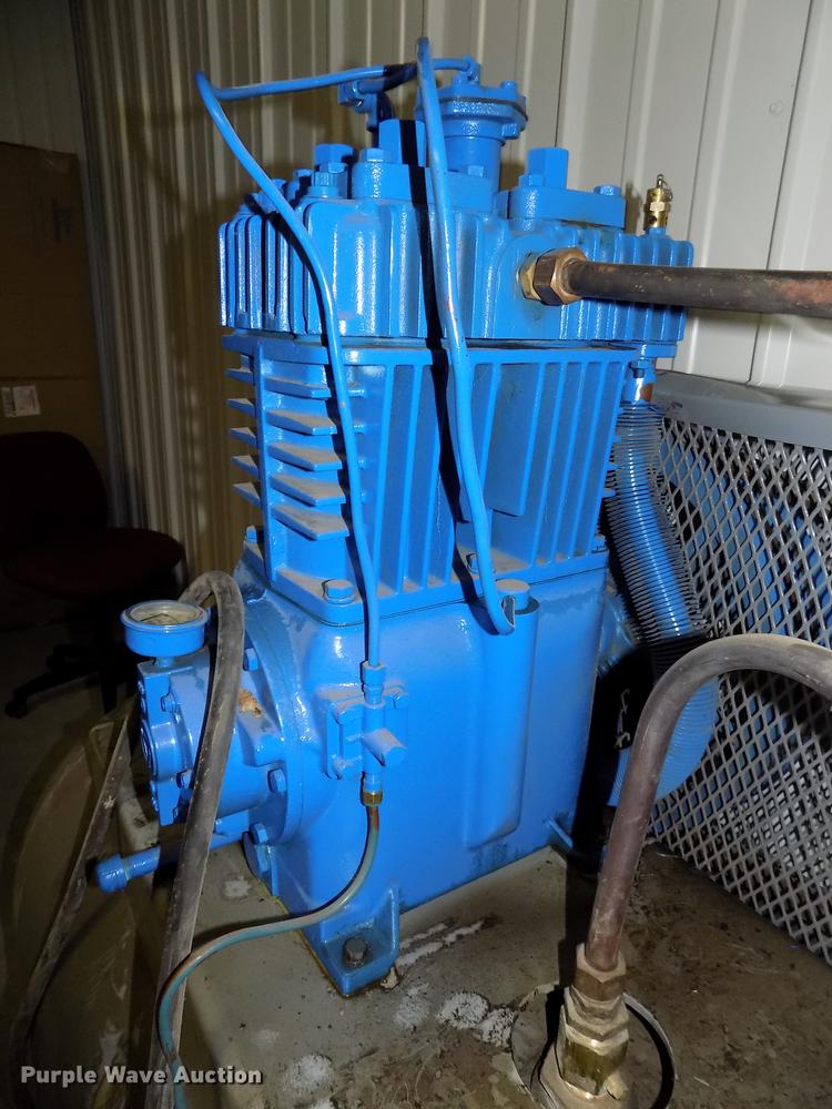 image for item DZ9676 Quincy 325 air compressor