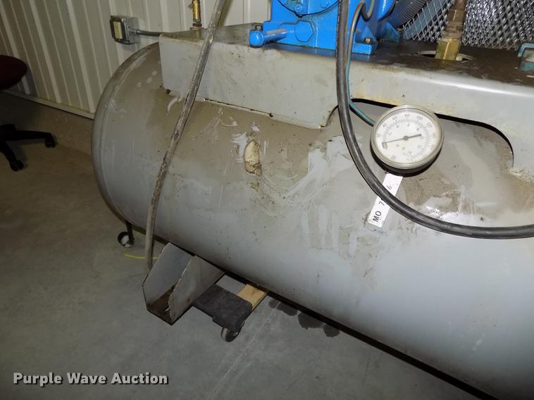 image for item DZ9676 Quincy 325 air compressor