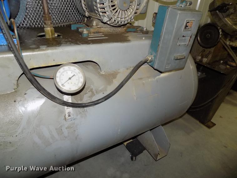 image for item DZ9676 Quincy 325 air compressor