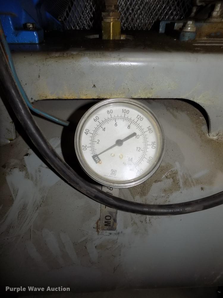 image for item DZ9676 Quincy 325 air compressor