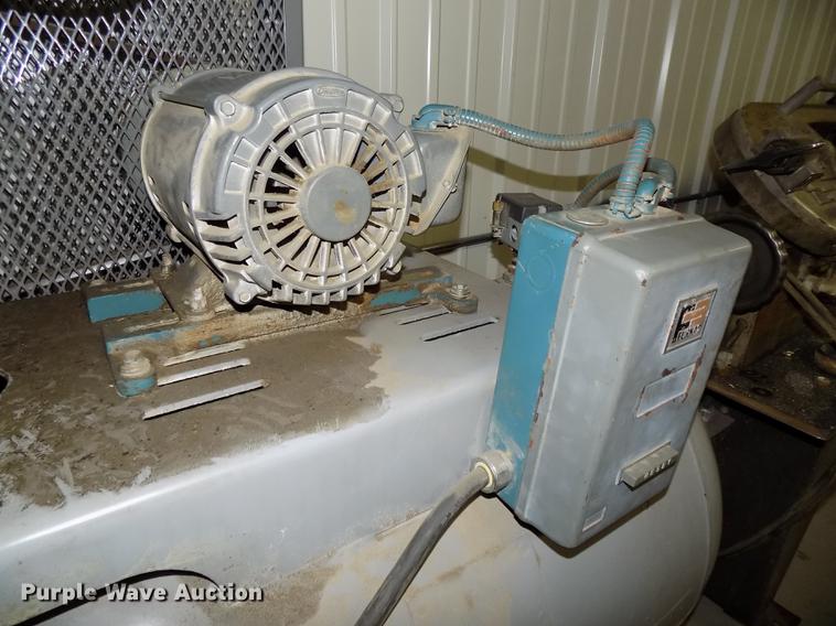 image for item DZ9676 Quincy 325 air compressor