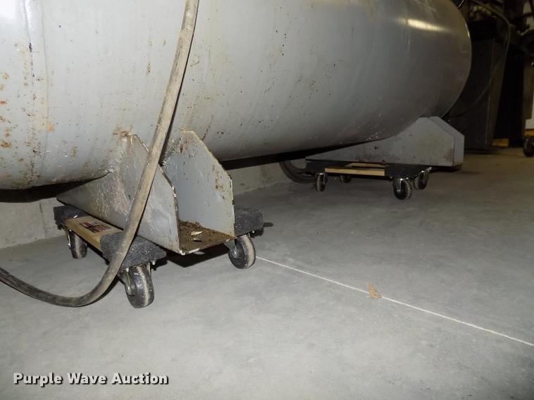 image for item DZ9676 Quincy 325 air compressor