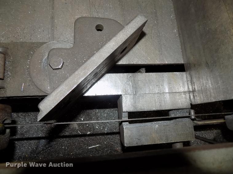 image for item DZ9677 Wellsaw 613 bandsaw