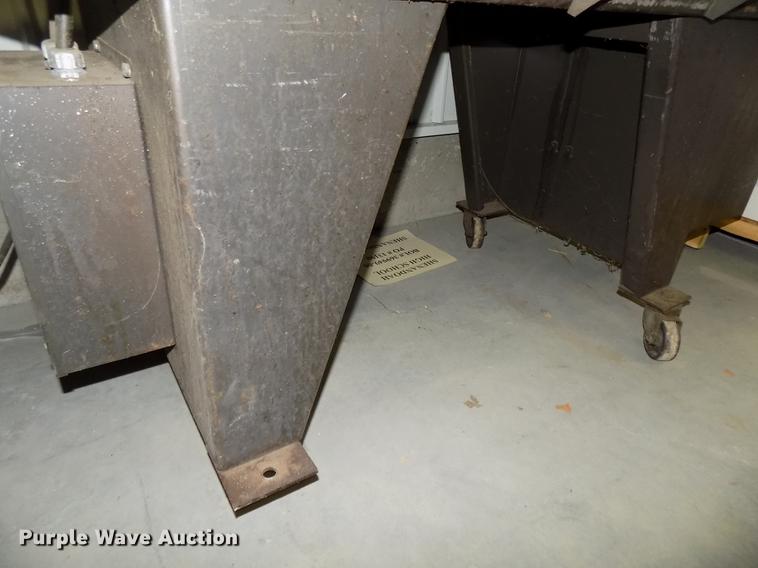 image for item DZ9677 Wellsaw 613 bandsaw