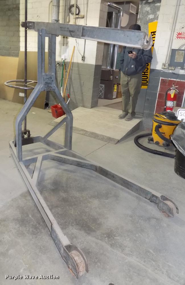 image for item DZ9678 Engine hoist