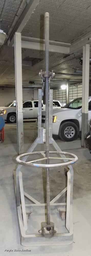 image for item DZ9678 Engine hoist