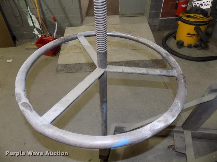 image for item DZ9678 Engine hoist