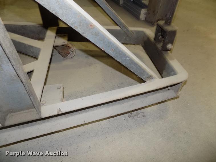 image for item DZ9678 Engine hoist