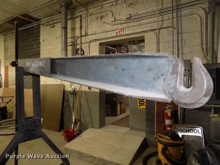 image for item DZ9678 Engine hoist