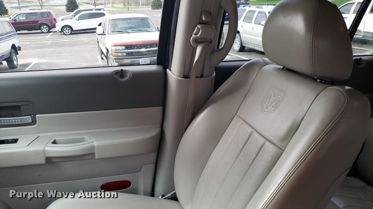 image for item EN9868 2006 Dodge Durango SUV