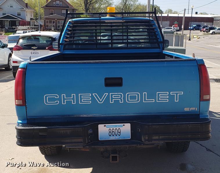 image for item EN9879 1991 Chevrolet C1500 pickup truck