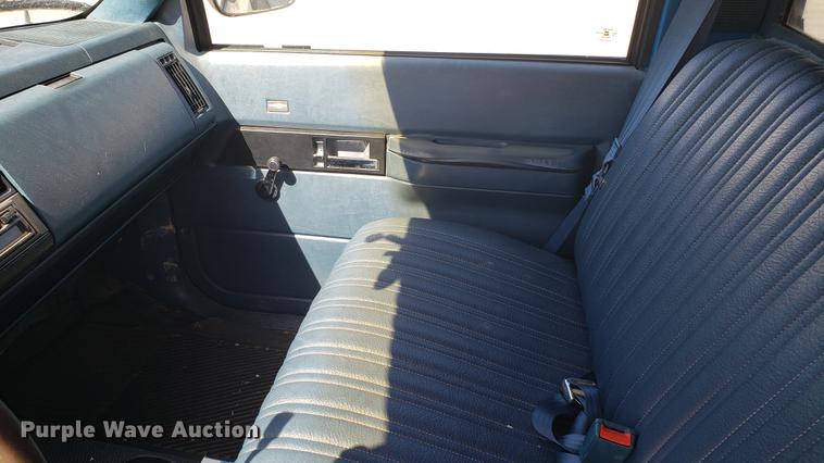 image for item EN9879 1991 Chevrolet C1500 pickup truck