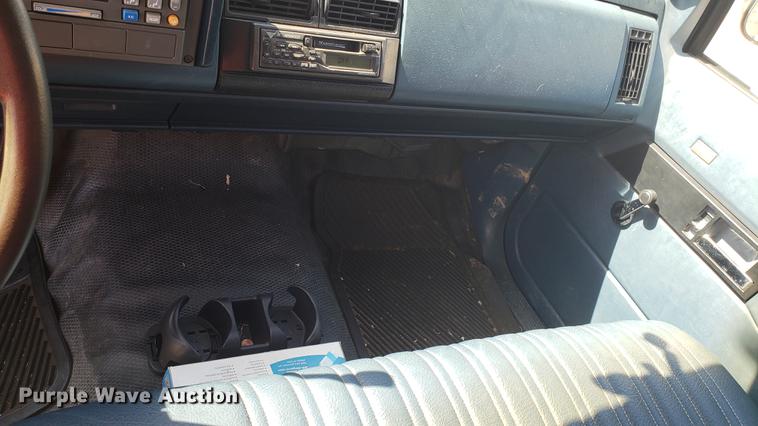 image for item EN9879 1991 Chevrolet C1500 pickup truck