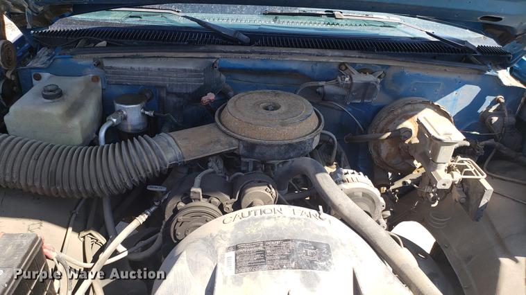 image for item EN9879 1991 Chevrolet C1500 pickup truck