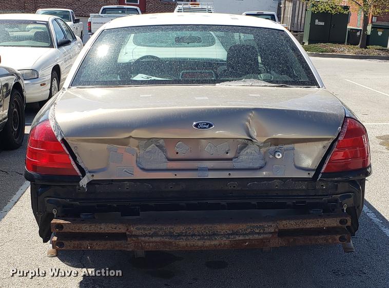 image for item EN9881 2008 Ford Crown Victoria Police Interceptor