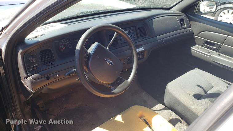 image for item EN9881 2008 Ford Crown Victoria Police Interceptor
