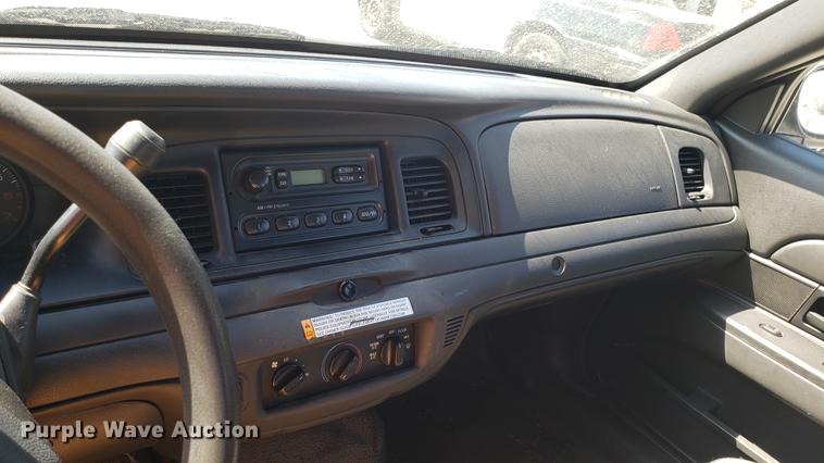 image for item EN9881 2008 Ford Crown Victoria Police Interceptor