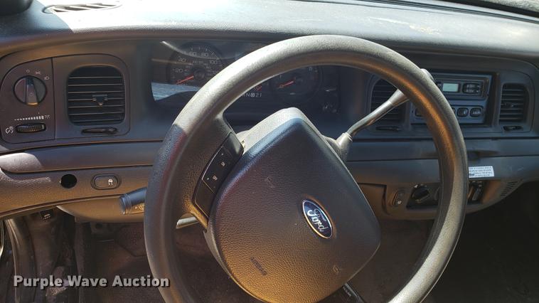 image for item EN9881 2008 Ford Crown Victoria Police Interceptor