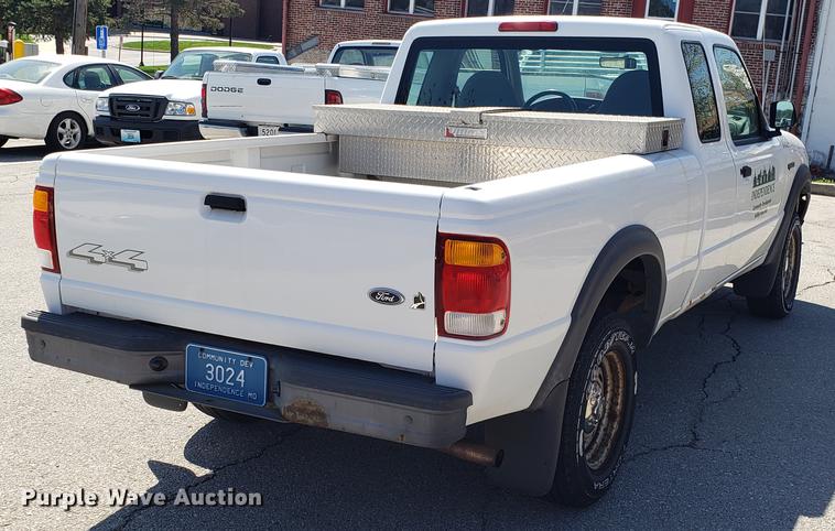 image for item EN9882 1999 Ford Ranger SuperCab pickup truck